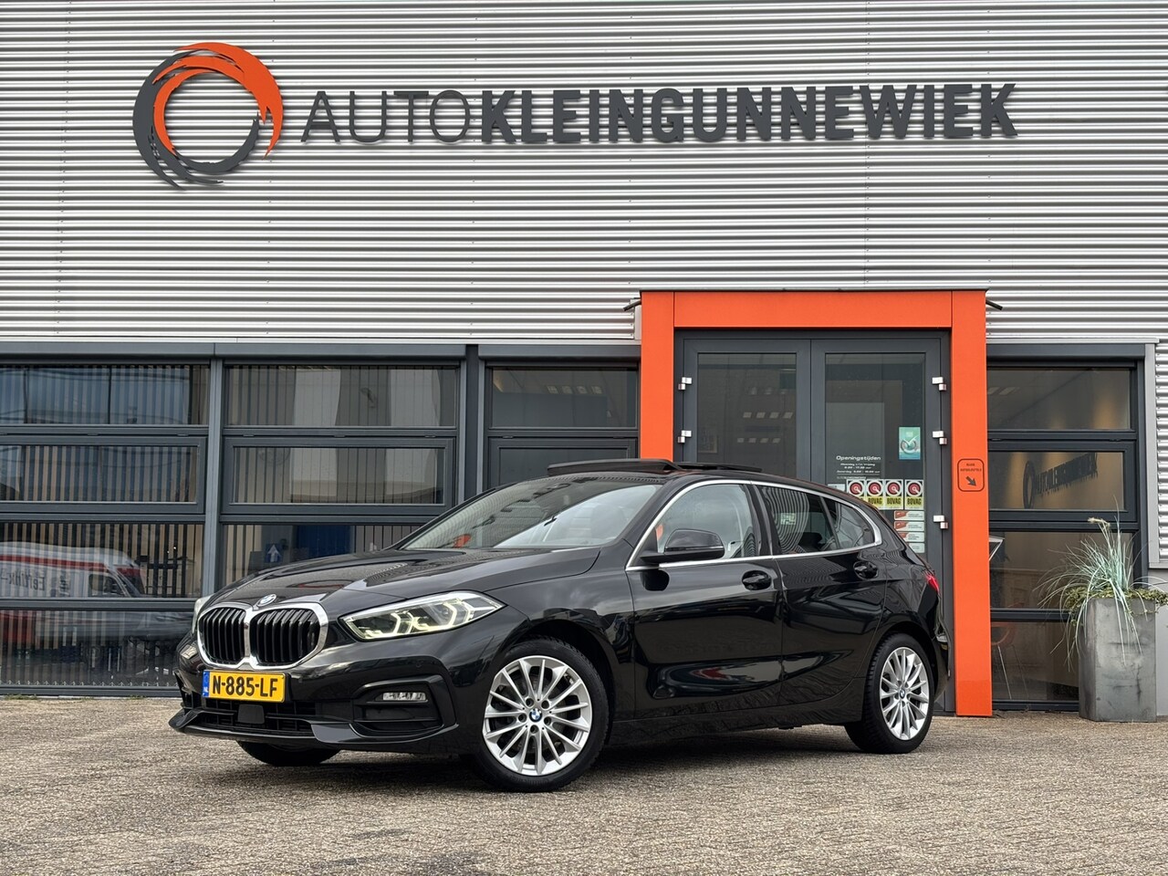 BMW 1-serie - 118i Business Edition / Schuifkanteldak / Navi / Applecarplay/AndroidAuto / - AutoWereld.nl