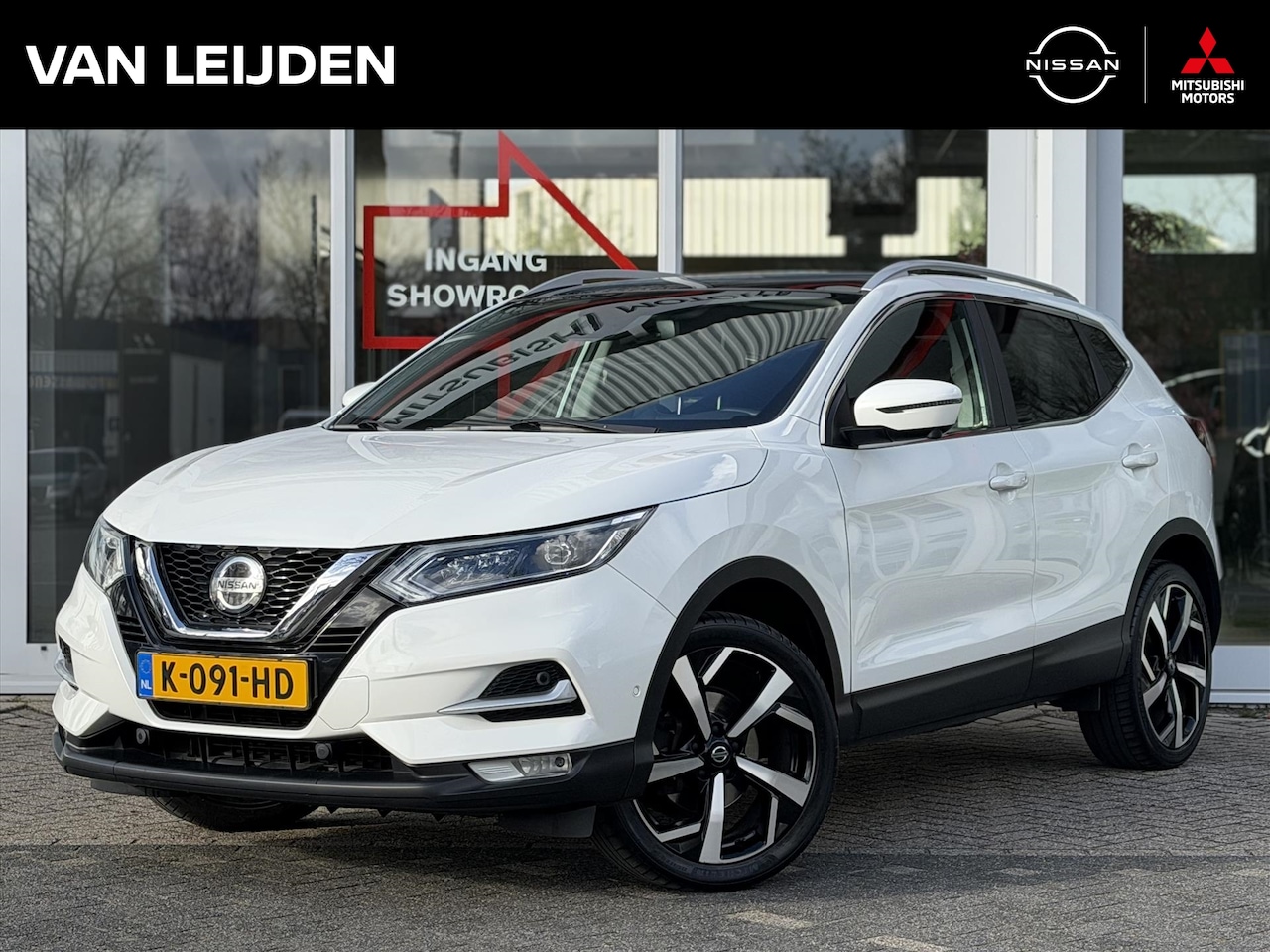 Nissan Qashqai - 1.3 DIG-T 140pk Tekna | Trekhaak | Panoramadak | Apple CarPlay | Android Auto | 360-Camera - AutoWereld.nl