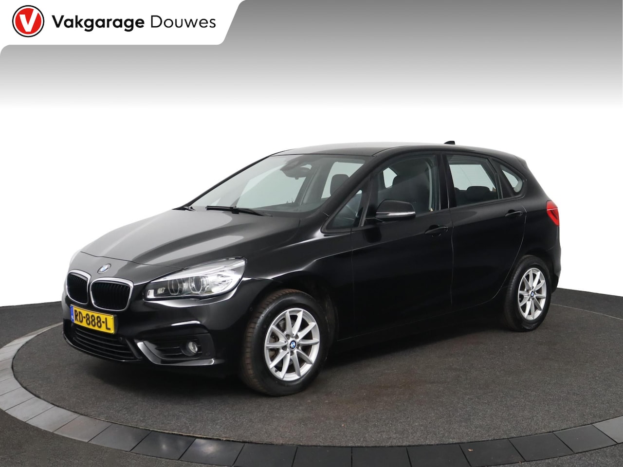 BMW 2-serie Active Tourer - 218i Corporate Executive | NAP | Automaat | Navi | Stoelverwarming - AutoWereld.nl