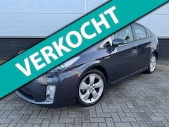 Toyota Prius - 1.8 Hybrid Dynamic Clima - HUD - xenon - sensoren - trekhaak - bluetooth - NAP - dealer on
