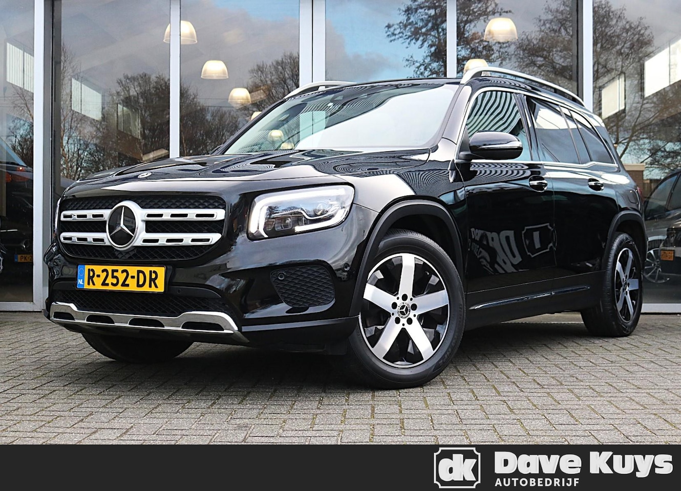 Mercedes-Benz GLB - 250 4M ATIC | Panoramadak | ACC | Trekhaak - AutoWereld.nl