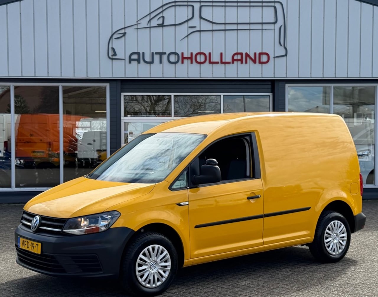 Volkswagen Caddy - 2.0 TDI 55KW 75PK EURO 6 AIRCO/ CRUISE CONTROL/ TREKHAAK/ SCHUIFDEUR/ 100% DEALERONDERHOUD - AutoWereld.nl