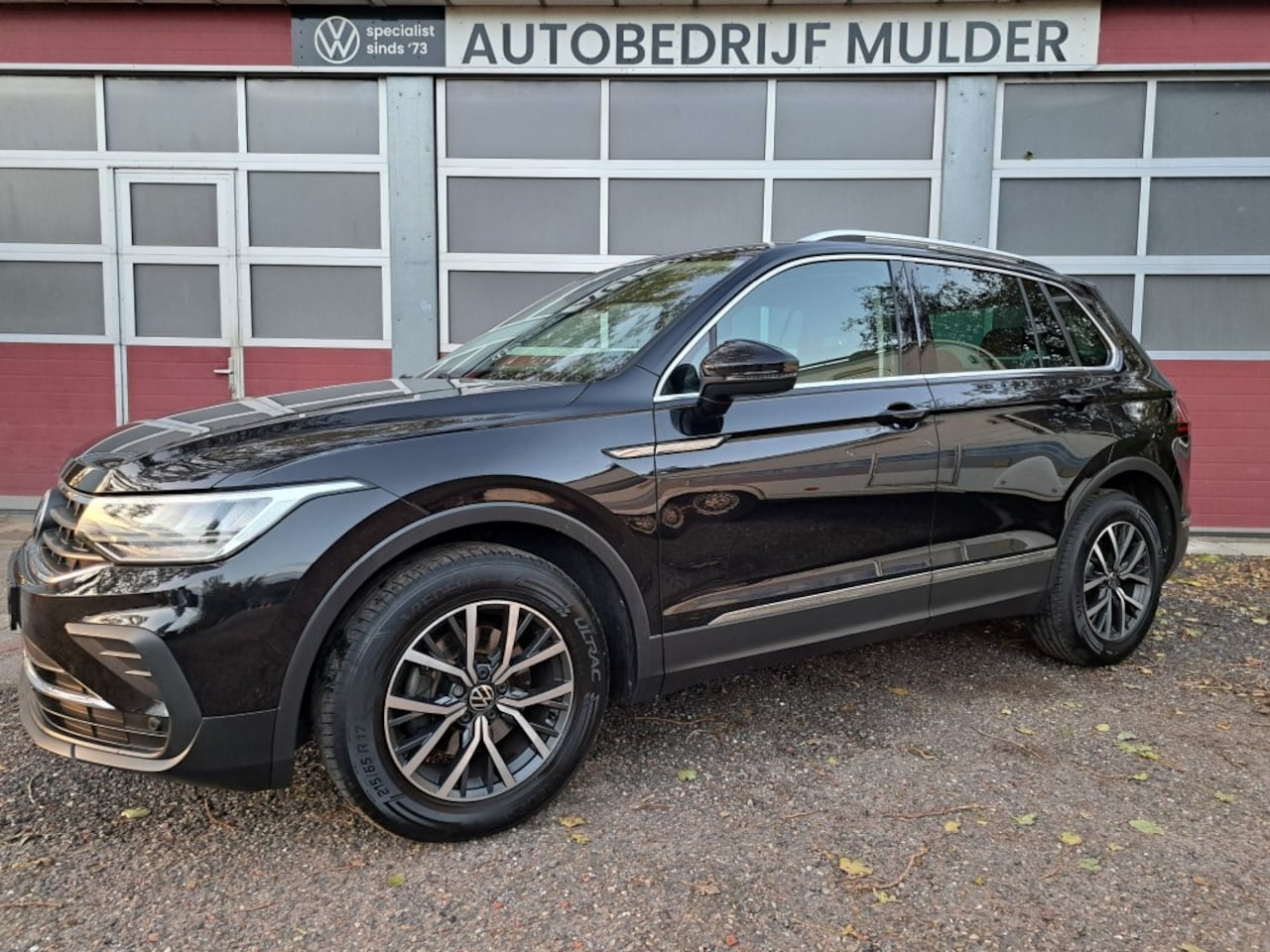 Volkswagen Tiguan - 1.5 TSI 130 Pk Highline Bs Alcantara Ecc Nav. Apple Carplay 6 Bak - AutoWereld.nl