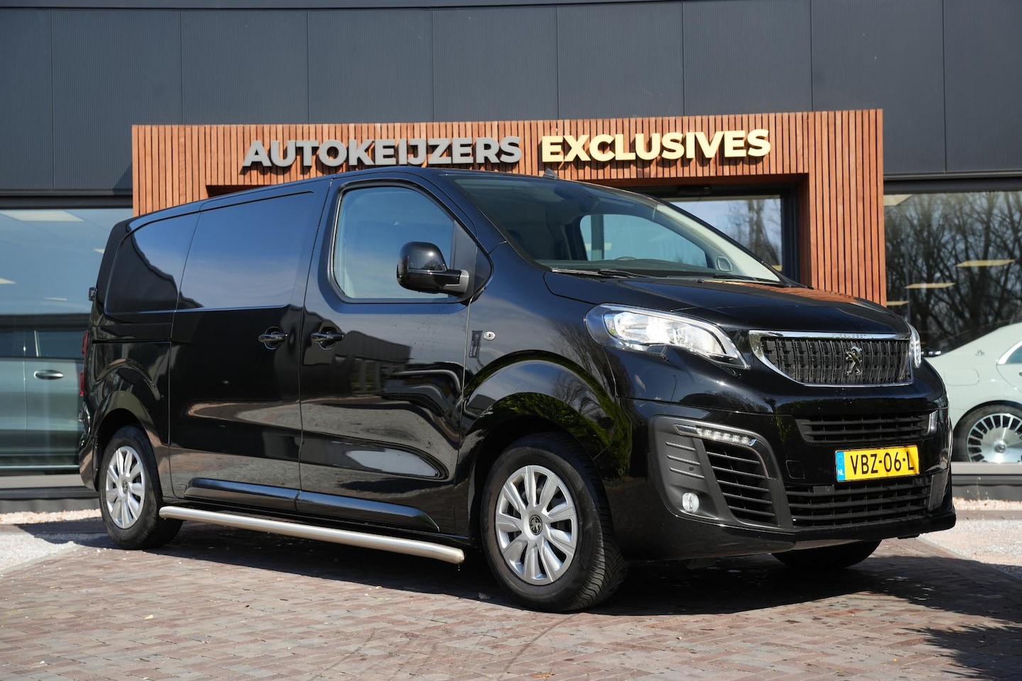 Peugeot Expert - 2.0 BlueHDI 180 Standard Premium 2.0 BlueHDI 180 Standard Premium - AutoWereld.nl