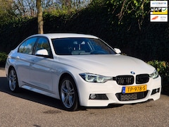 BMW 3-serie - M Sport Virtual dash Apple CarPlay 18inch DAB+ Cruise 100% dealer onderhouden M Sport Edit