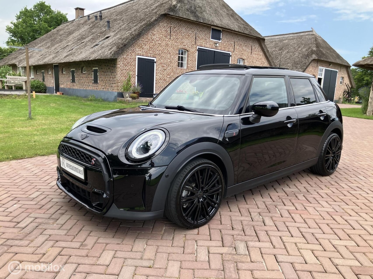 MINI Cooper S - 2.0 5 Deurs/Leer/Pano - AutoWereld.nl