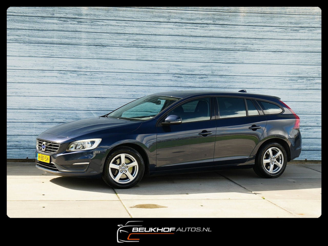 Volvo V60 - 2.0 D4 181Pk Kinetic Navi Trekhaak Afneembaar - AutoWereld.nl