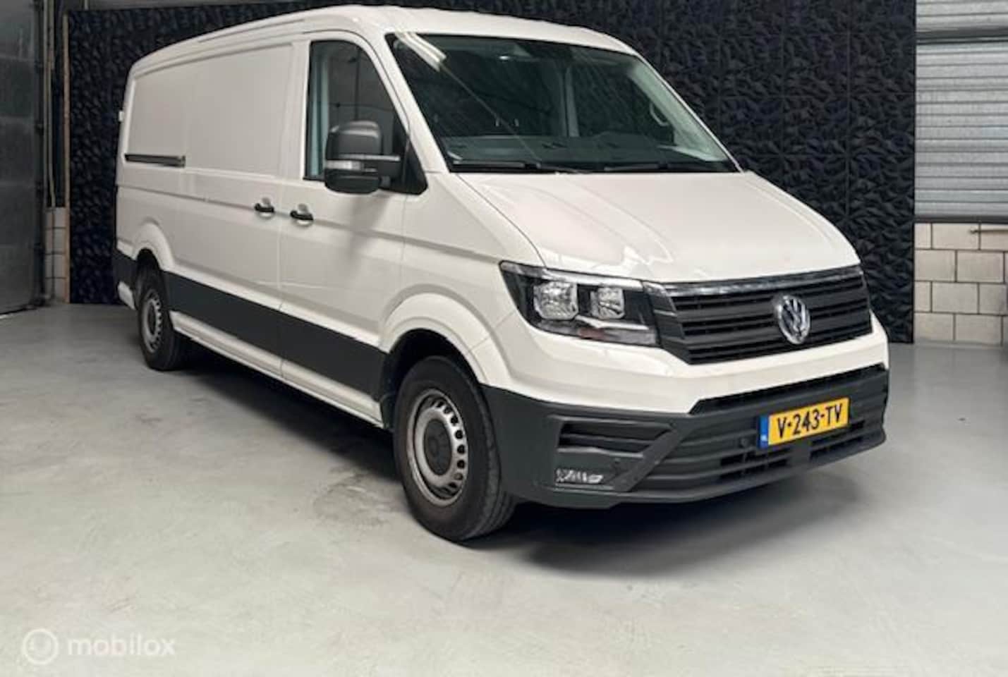 Volkswagen Crafter - Bestel 35 2.0 TDI L3H2 | Airco | Camera - AutoWereld.nl