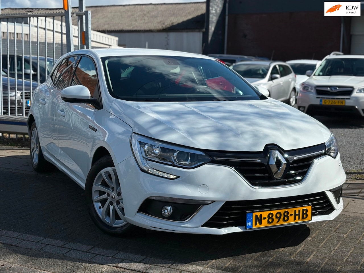 Renault Mégane - 1.2 TCe Zen | NWE D-Ketting | Navigatie | LED | 16” LMV | Cruise control | - AutoWereld.nl