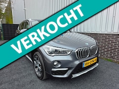 BMW X1 - XDrive20i High Executive | Trekhaak | LED | Navigatie | HUD | Camera | Cruise Control | El