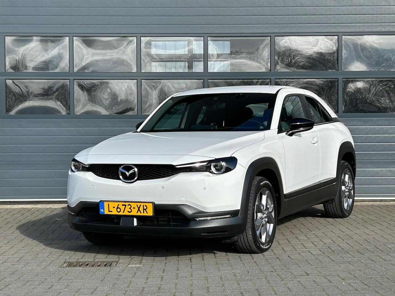 Mazda MX-30 - E-SKYACVTIV 145 COMFORT 36 KWH I 95% SOH I KEYLESS ENTRY I STOELVERWARMING I P-CAMERA - AutoWereld.nl