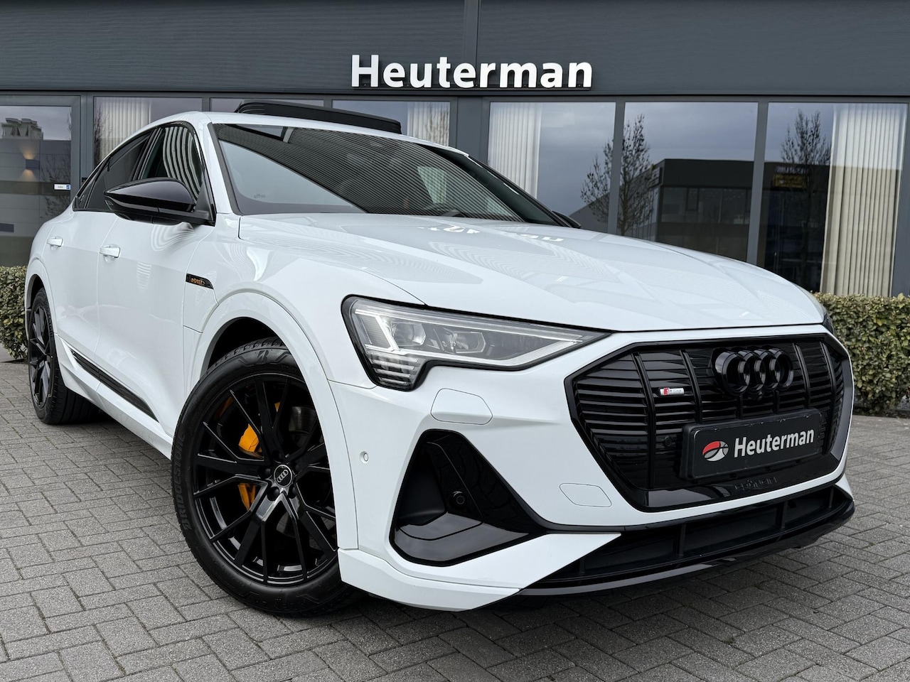 Audi e-tron Sportback - 50 Quattro S Black/ Pano/ Sfeer/ SOH 95%/ B&O - AutoWereld.nl