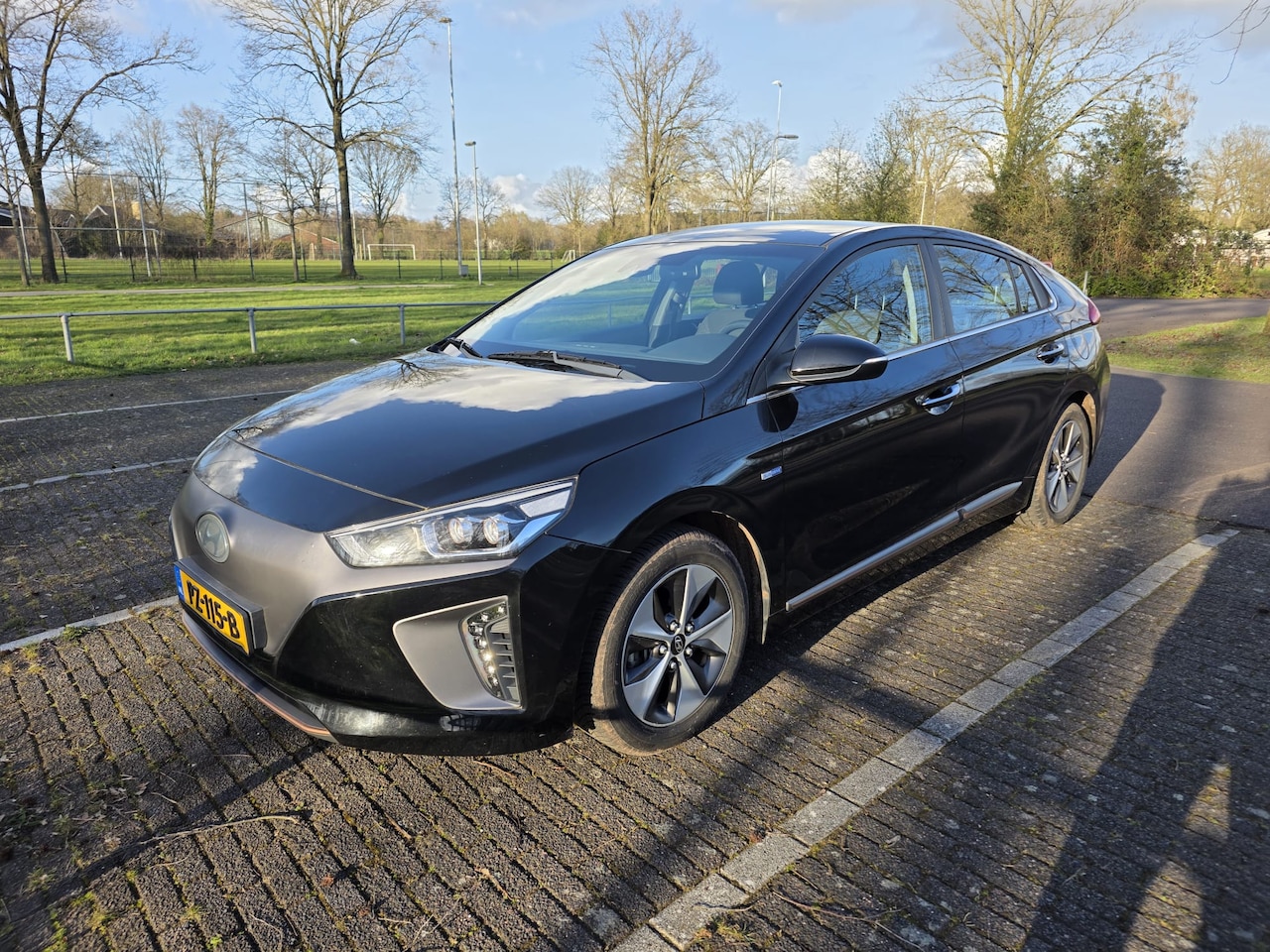 Hyundai IONIQ - Comfort EV met winter/luxe pakket - AutoWereld.nl
