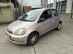 Toyota Yaris - 1.0-16V VVT-i Luna