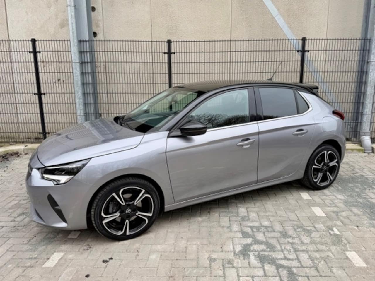 Opel Corsa - 1.2 GS Line Automaat | Camera | Cruise | Carplay | PDC - AutoWereld.nl