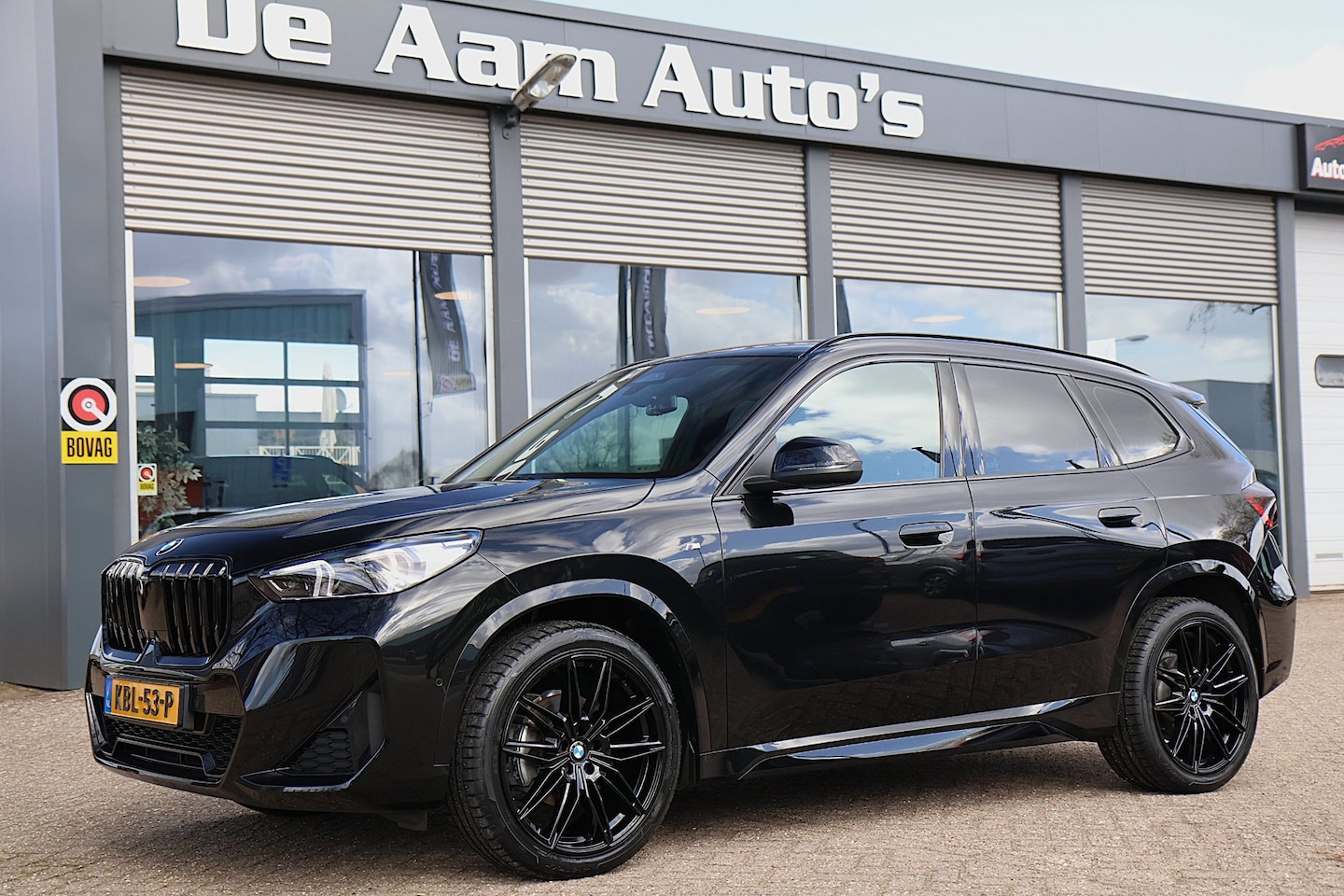 BMW X1 - SDrive18i M-Sport 20 Inch Shadow Line Keyless Carplay - AutoWereld.nl