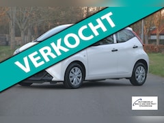 Toyota Aygo X - 1.0 VVT-i x-fun / 1e eigenaar / Parkeersensoren / Airco / Bluetooth / enz. / Volledig deal