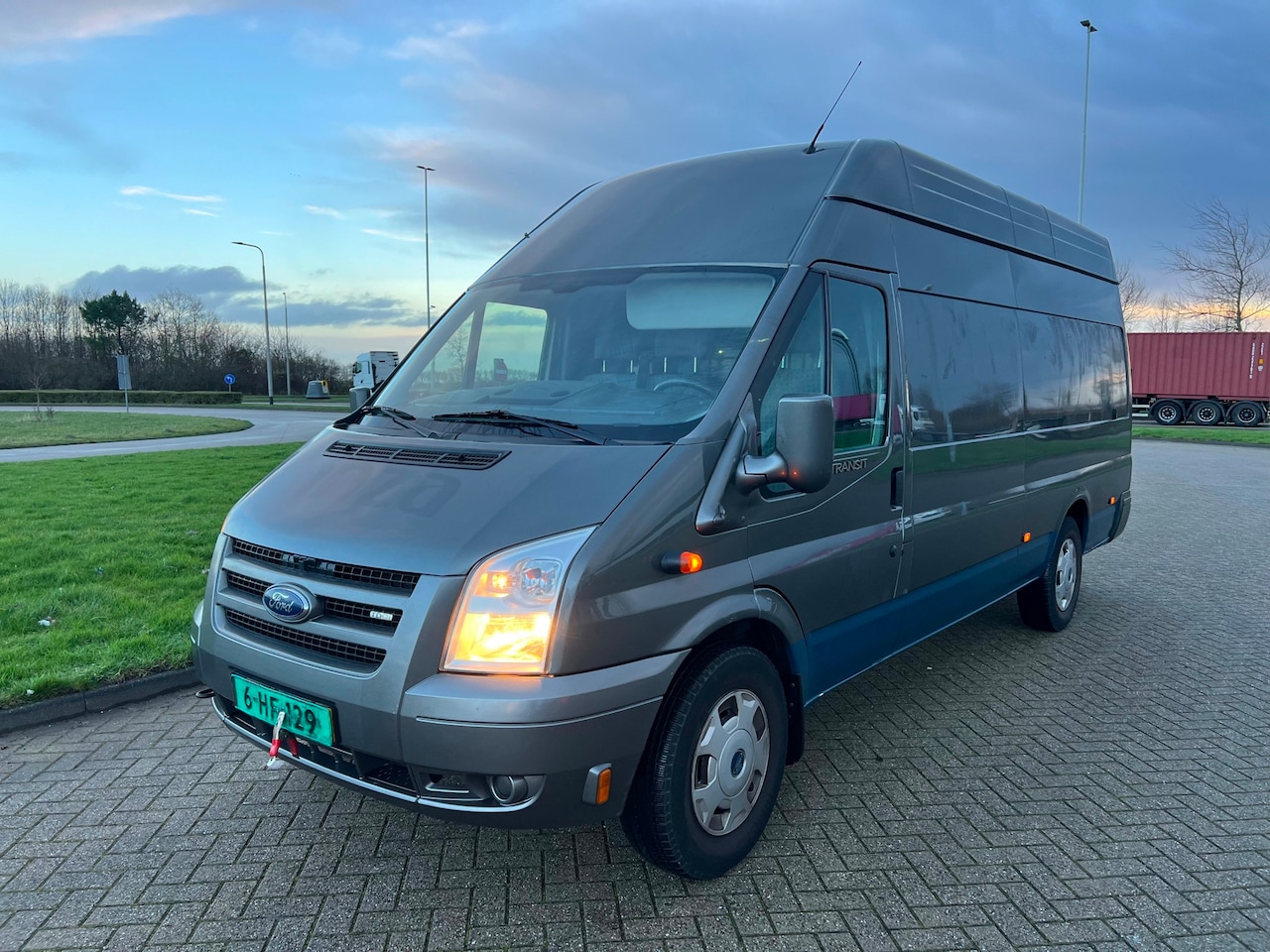 Ford Transit - 350L 2.4 TDCI EF HD Jumbo 350L 2.4TDCI EF HD Jumbo - AutoWereld.nl