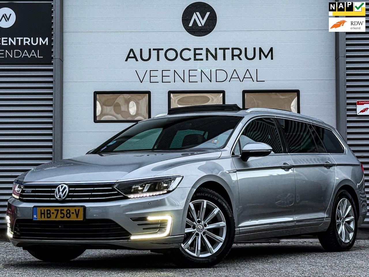Volkswagen Passat Variant - 1.4 TSI GTE Highline PANO/ACC/KEYLESS/CAMERA/CARPLAY - AutoWereld.nl