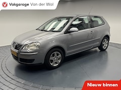 Volkswagen Polo - 1.4 TDi Comfortline Trekhaak-Airco-Cr.contr-Lm.velgen-Elek.ramen-Elek.spiegels