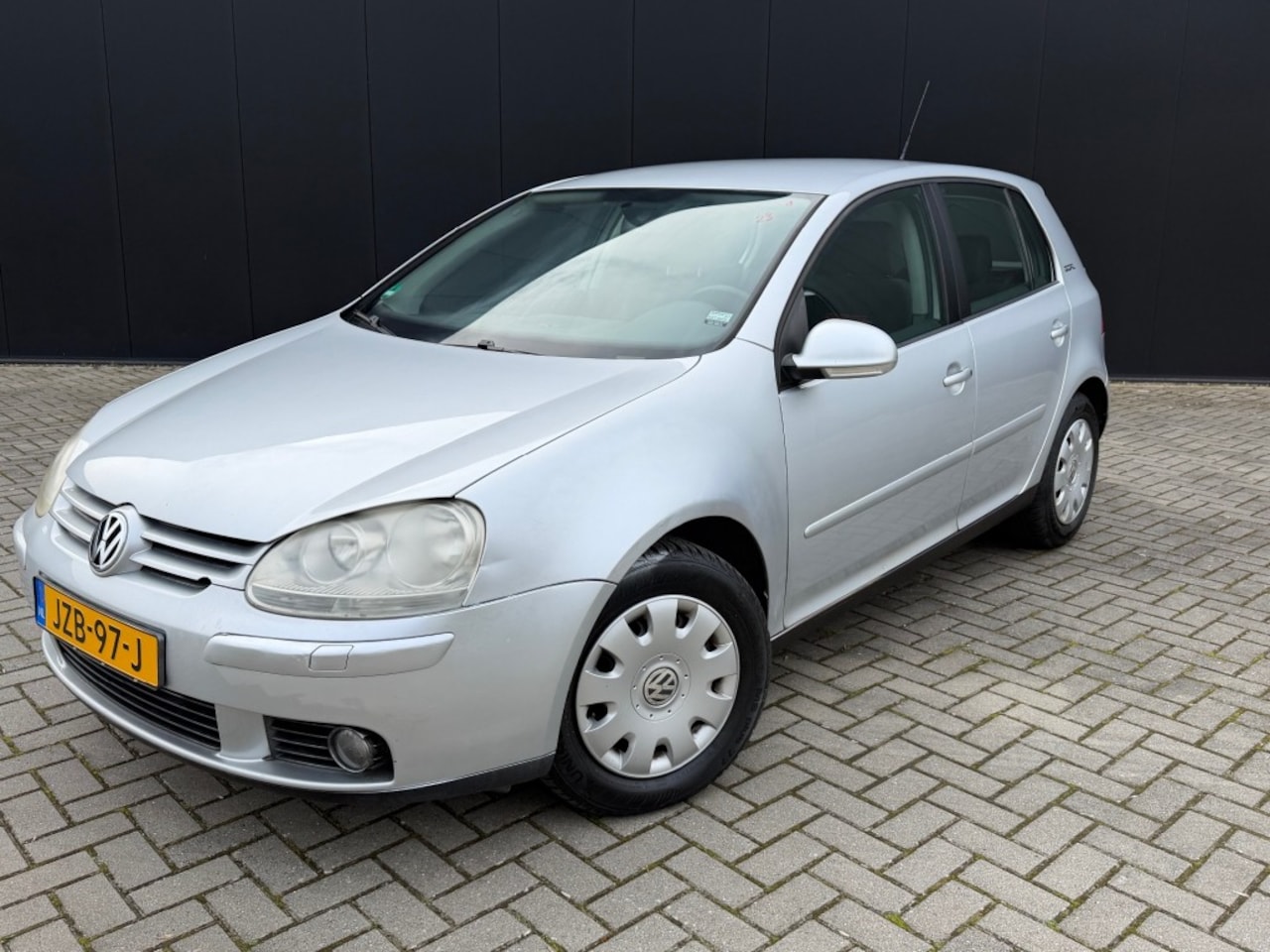 Volkswagen Golf - 1.6 OPTIVE /5-DEURS /CRUISE  / STOELVERWARMING - AutoWereld.nl
