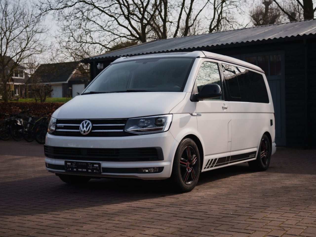 Volkswagen Transporter California - Beach Turbo 200HP! - AutoWereld.nl