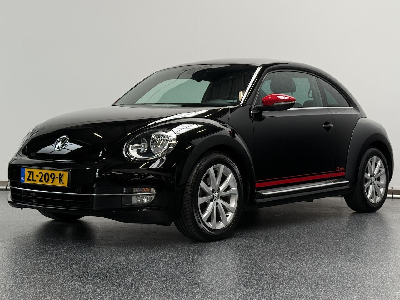 Volkswagen Beetle - 1.2 TSI Design BlueMotion | Stoelverwarming | Navi | Cruise - AutoWereld.nl