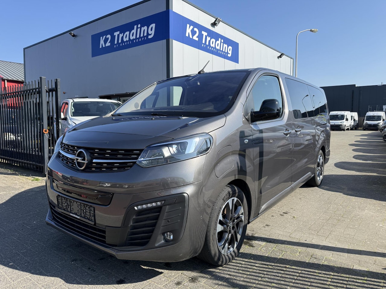 Opel Zafira-e Life - 100 kW 75kWh Tourer L ELECTRIC DOORS FULL LEATHER PANO ROOF 6 CAPTIAN CHAIRS MASSAGE - AutoWereld.nl