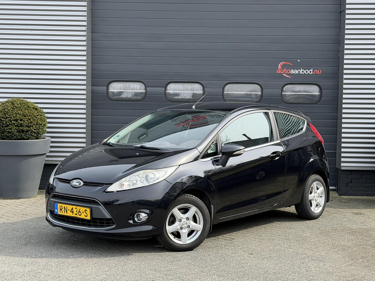 Ford Fiesta - 1.4 Trend | Airco | Parkeersensoren | Lichtmetalen Velgen | Climate Control | - AutoWereld.nl