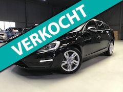 Volvo V60 - 2.4 D5 Twin Engine Momentum I AWD I Clima I Cruise I Navi I Xenon I Stoelverw I 17inch I N