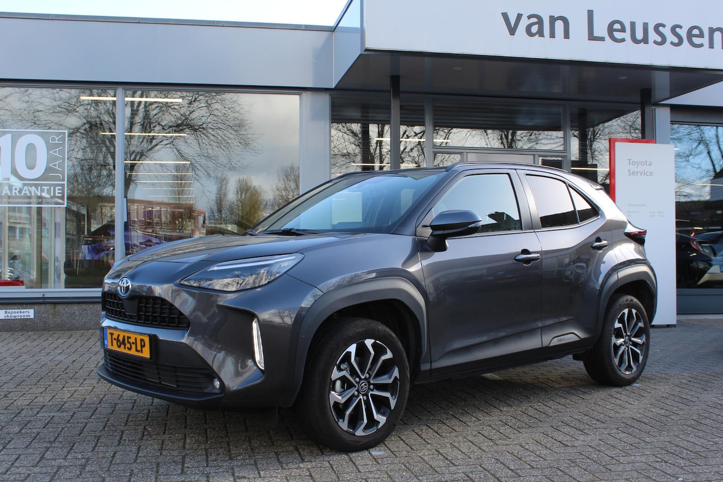 Toyota Yaris Cross - 1.5 Hybrid Dynamic NL-AUTO LAGE KM STAND KEYLESS AD-CRUISE APPLE/ANDROID CLIMA CAMERA - AutoWereld.nl