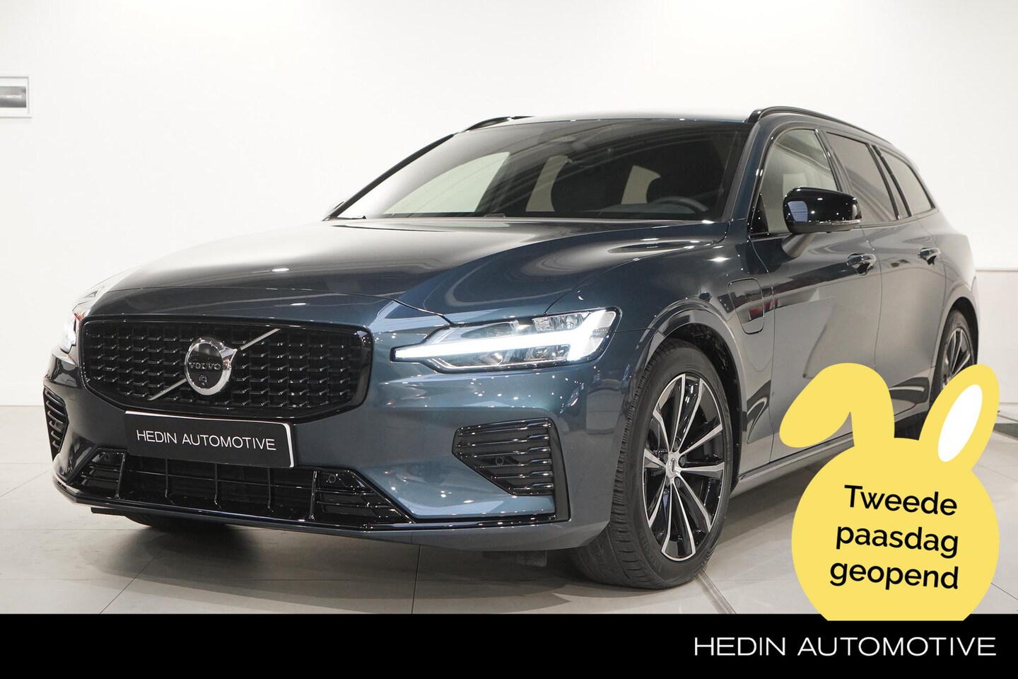 Volvo V60 - T6 Plug-in hybrid AWD Plus Dark 360 Rondom Camera| Panodak | Harman/Kardon | Trekhaak | El - AutoWereld.nl