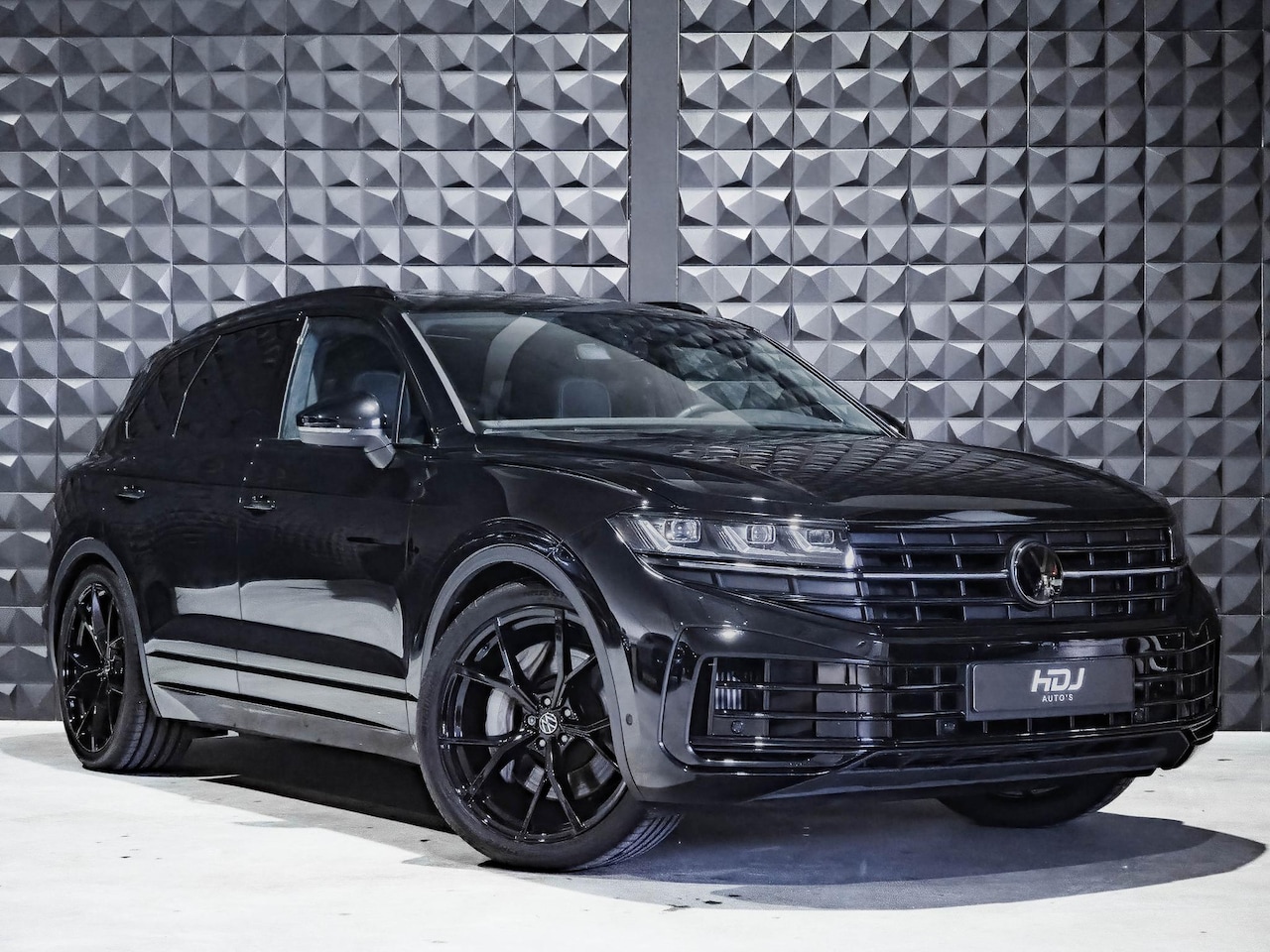 Volkswagen Touareg - 3.0 TSi eHybrid 4M | 22" | Pano | Dynaudio | Luchtv. | All Black |  Memory | - AutoWereld.nl