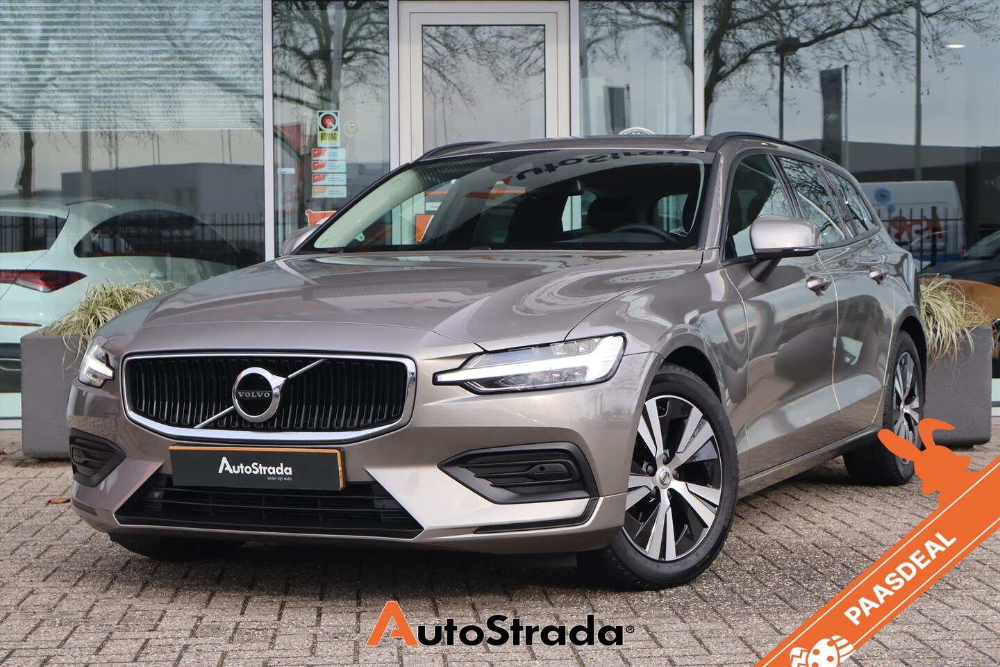 Volvo V60 - B3 Momentum Advantage 163pk | Camera | Cruise | Navigatie | Climate | LED | Virtual | - AutoWereld.nl