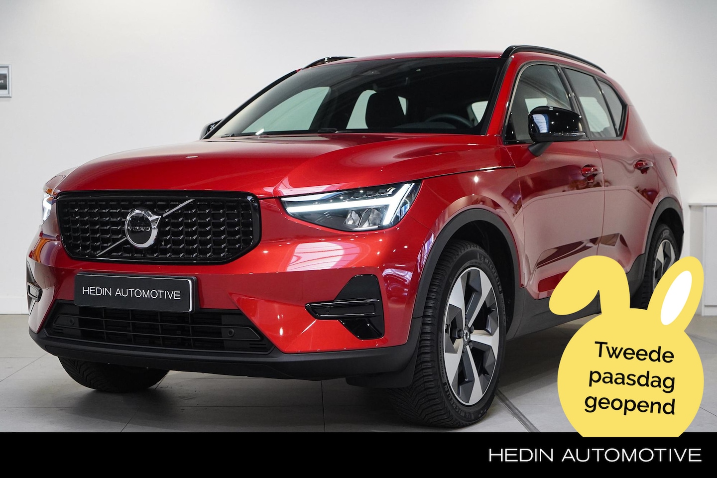 Volvo XC40 - 2.0 B4 Plus Dark | Parkeercamera | Pilot Assist | BLIS | Stoel- stuurverwarming | Trekhaak - AutoWereld.nl