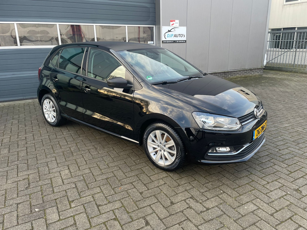 Volkswagen Polo - 1.2 TSI First Edition BlueMotion 5 Deurs HB Airco / Cruise control / Stoelverwarming / Etc! - AutoWereld.nl