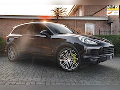 Porsche Cayenne - 3.0 S E-Hybrid 416 PK Luchtvering Leder Camera Bose LED 21''