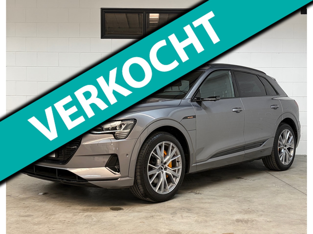 Audi e-tron - E-tron 55 quattro advanced 95 kWh S-line Panoramadak Virtual mirrors Trekhaak SOH 94% - AutoWereld.nl