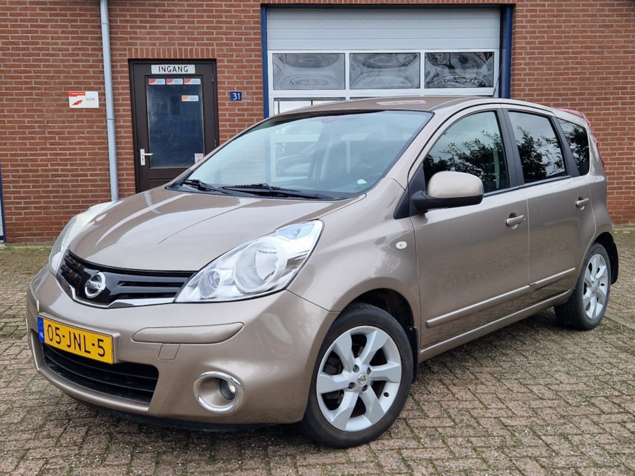 Nissan Note - 1.6 Tekna Automaat NL-auto Clima/Airco Cruise Navi Trekhaak - AutoWereld.nl