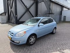 Hyundai Accent - 1.4i Dynamic Joy