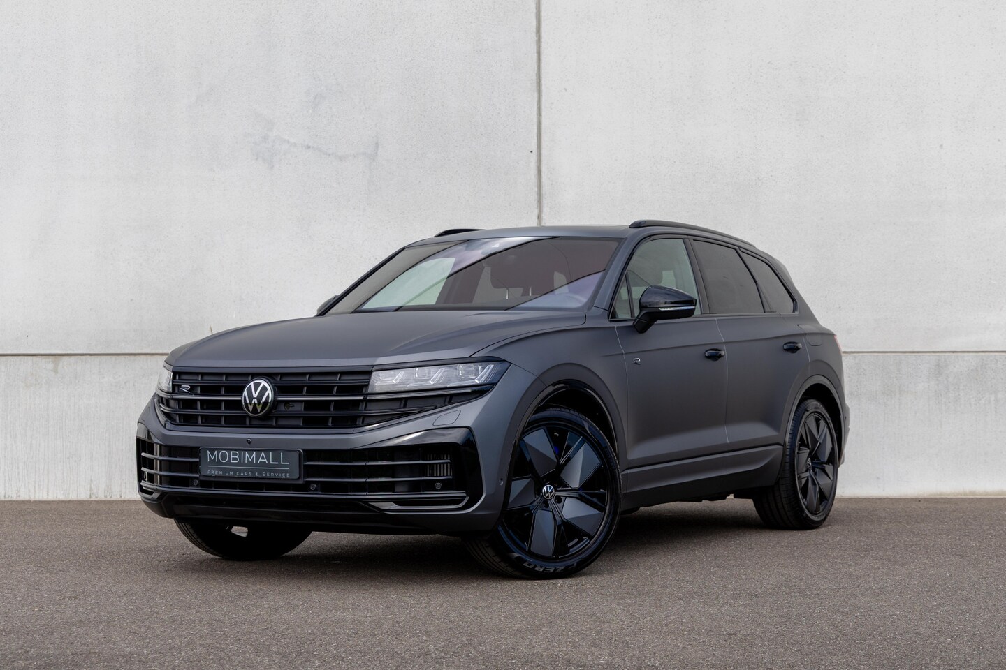 Volkswagen Touareg - 3.0 TSi R eHybrid 4MOTION 462 Pk / Panoramadak - AutoWereld.nl