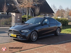 Mercedes-Benz C-klasse - 180 AMG Line | AMG-Pakket | Panoramadak | Camera | Sfeerverlichting | Burmester | NL-Auto