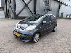 Peugeot 107 - 1.0-12V XS