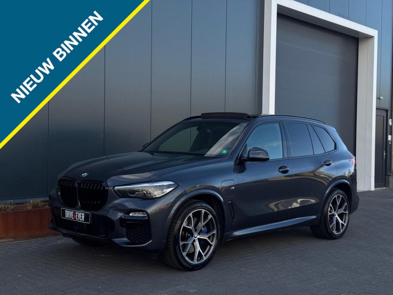 BMW X5 - xDrive45e M PACK PANO NAVI CAMERA LED LEDER SPORTVELGEN - AutoWereld.nl
