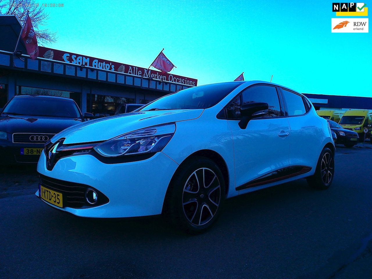 Renault Clio - 0.9 TCe Expression 0.9 TCe Expression (NAVI +Airco ) - AutoWereld.nl