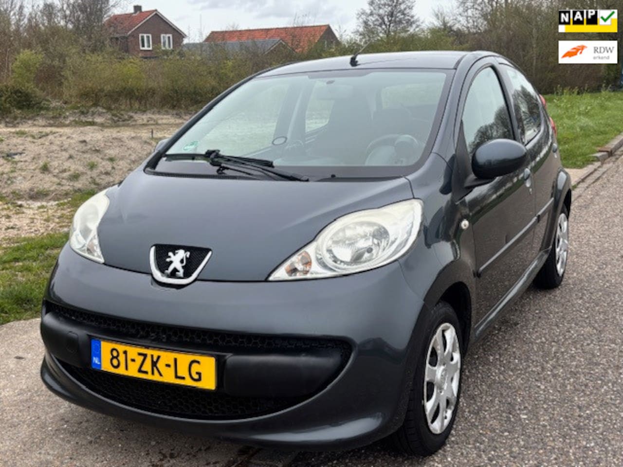 Peugeot 107 - 1.0-12V XS 5-Drs Airco Electric pakket Audio/CD ABS Colorpakket ABS EBD Getint glas Dealer - AutoWereld.nl