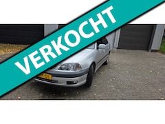 Toyota Avensis - 2.0-16V Linea Sol