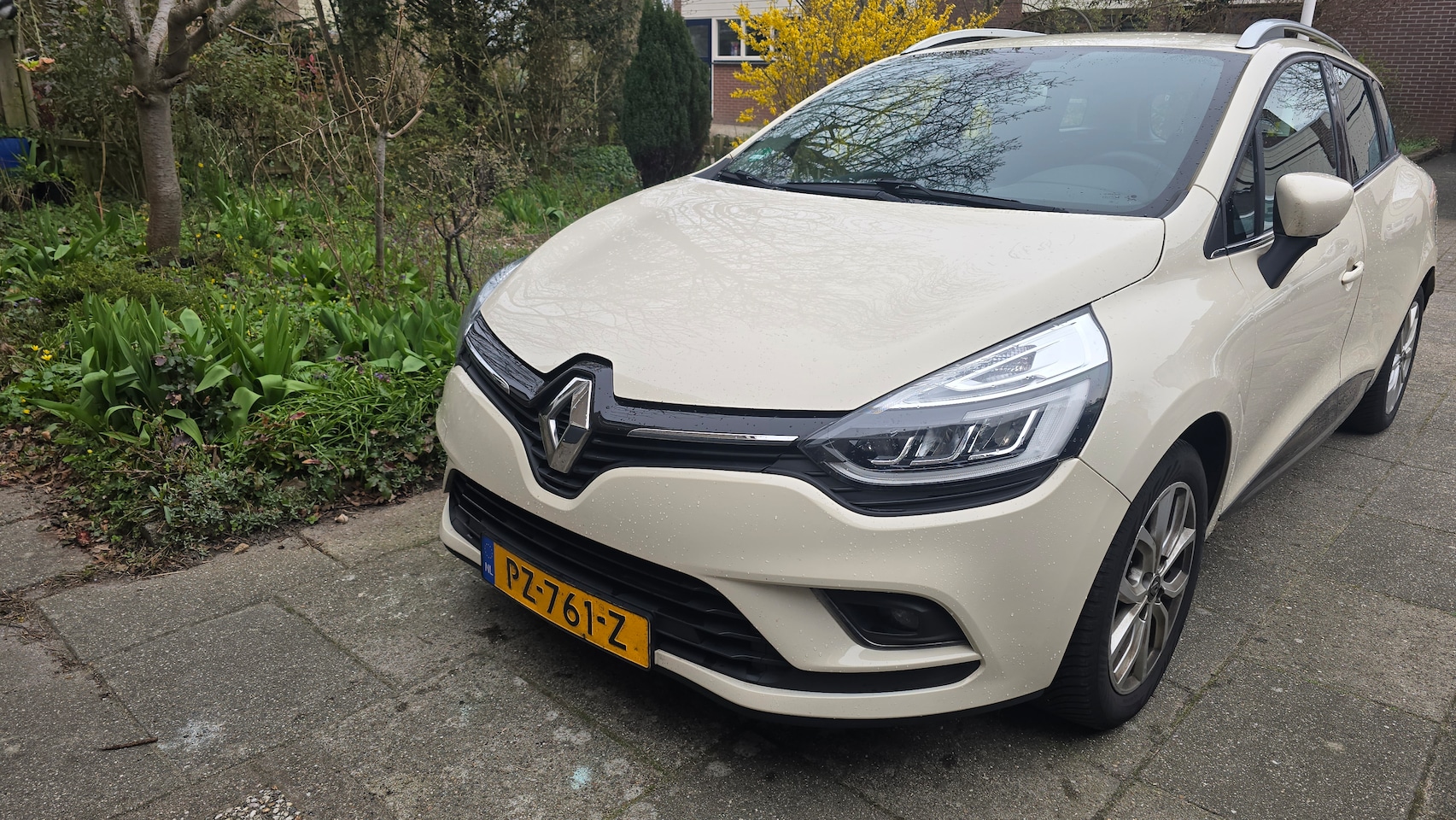 Renault Clio Estate - 1.5 dCi Ecoleader Intens - AutoWereld.nl