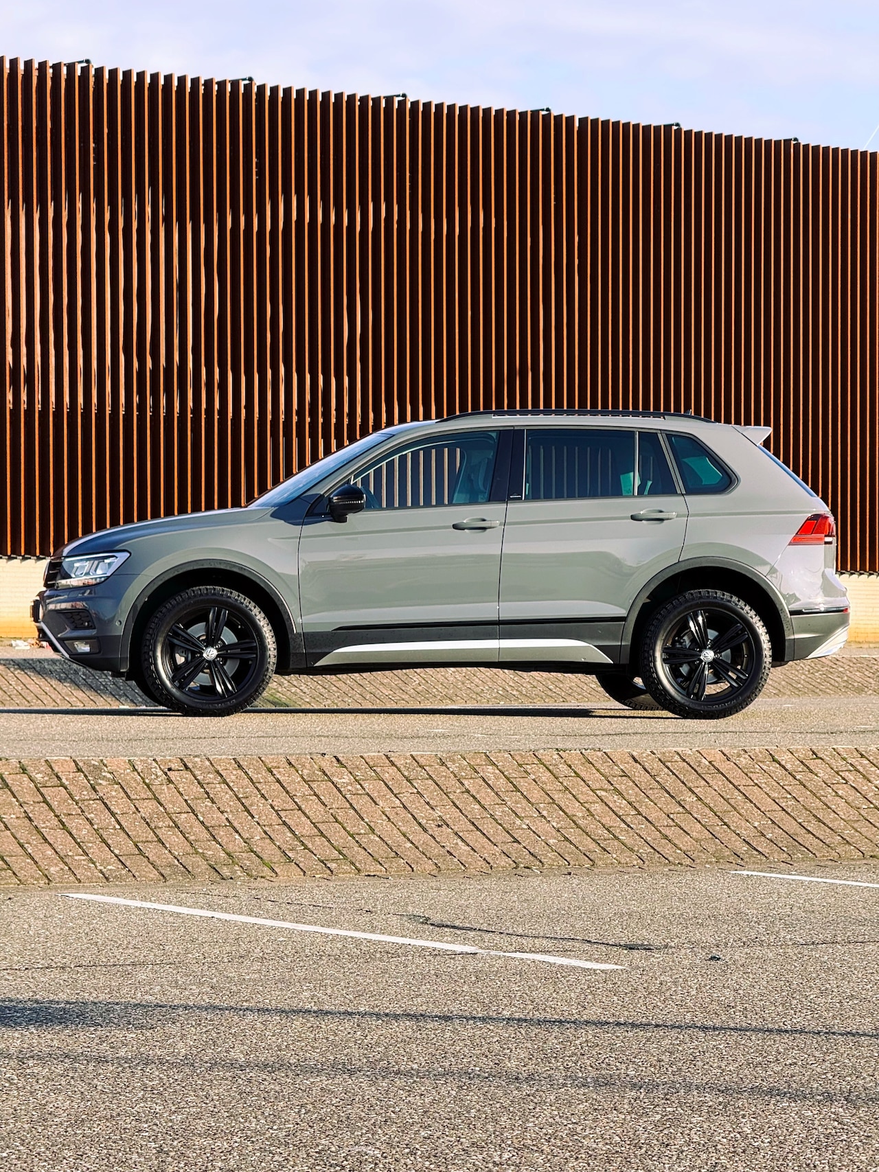 Volkswagen Tiguan - 2.0 TSI 4Motion Highline Speciale OffRoad uitvoering - AutoWereld.nl
