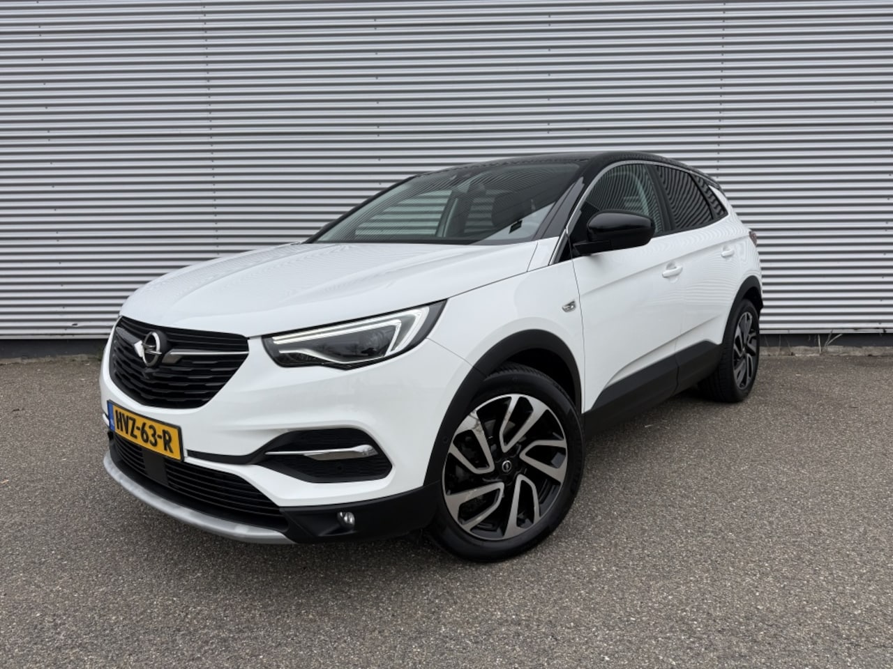 Opel Grandland X - 1.2 Turbo Ultimate Automaat Leer 360 Carplay Led 19" Keyless - AutoWereld.nl